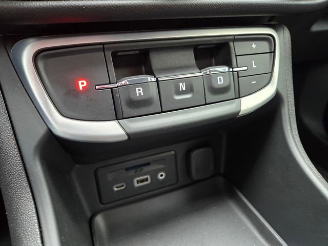 Used 2024 GMC Terrain SLT image 24