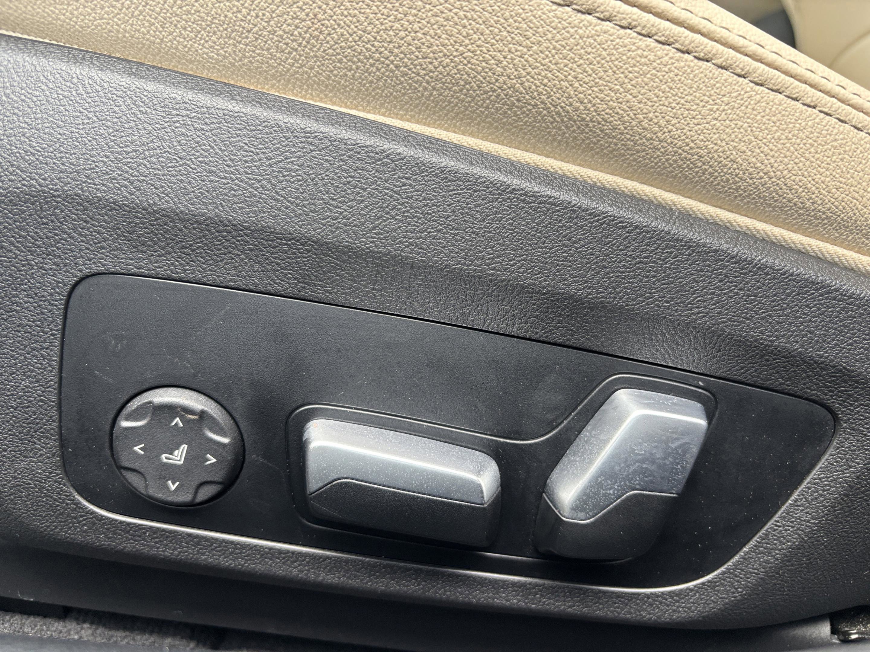 Used 2023 BMW i4 eDrive40 w/ Premium Package image 18