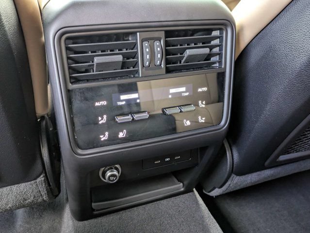 Used 2025 Porsche Cayenne AWD/4WD image 15