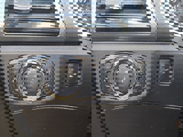 Used 2014 Ford Fusion SE image 21