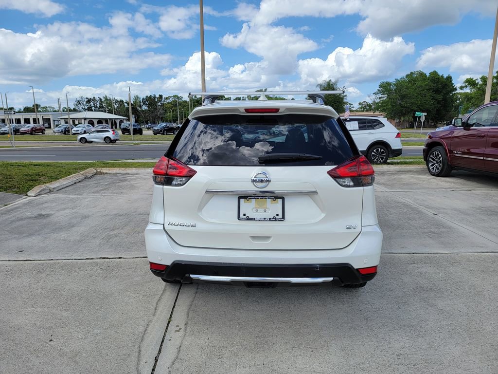 Used 2020 Nissan Rogue SV w/ Premium Package image 4