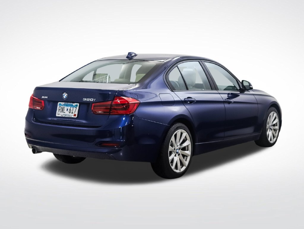 Used 2018 BMW 320i xDrive Sedan AWD/4WD image 5