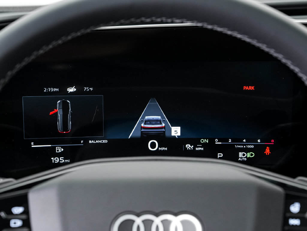Used 2025 Audi Q5 Premium Plus AWD/4WD image 14