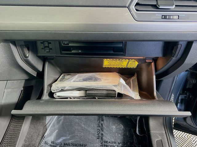 Used 2020 Volkswagen Tiguan SE w/ Panoramic Sunroof Package image 30