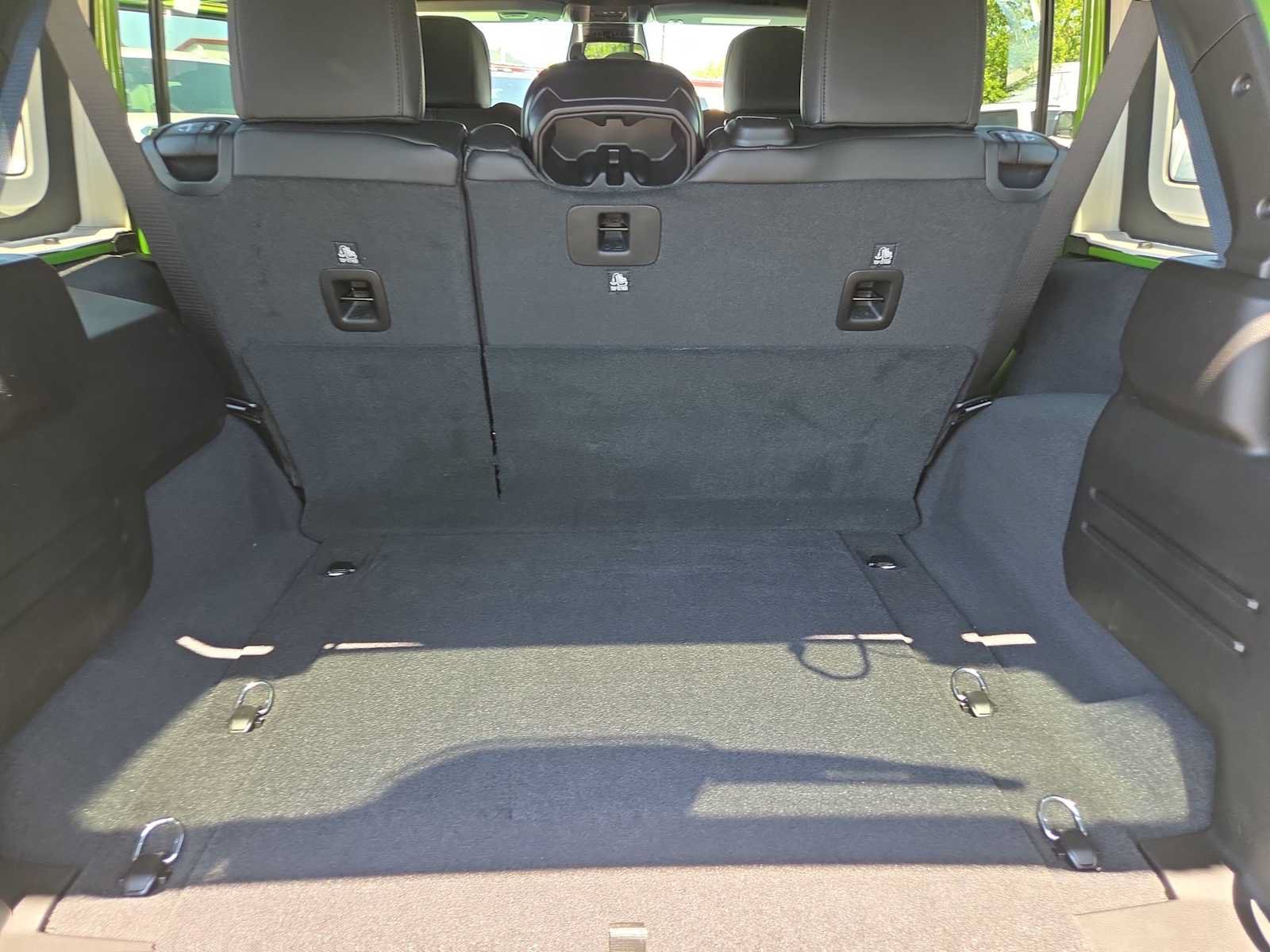 New 2026 Jeep Wrangler Unlimited Rubicon AWD/4WD image 27