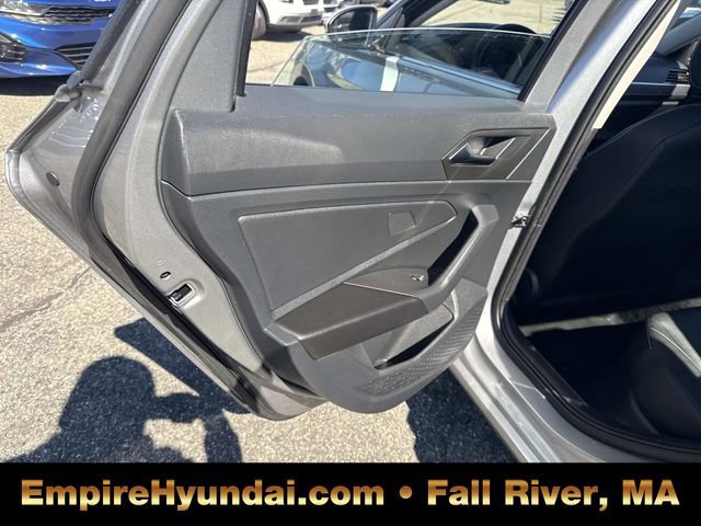 Used 2024 Volkswagen Jetta SE image 16