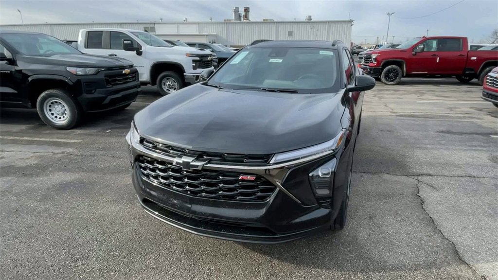 New 2026 Chevrolet Trax RS w/ Sunroof Package image 5