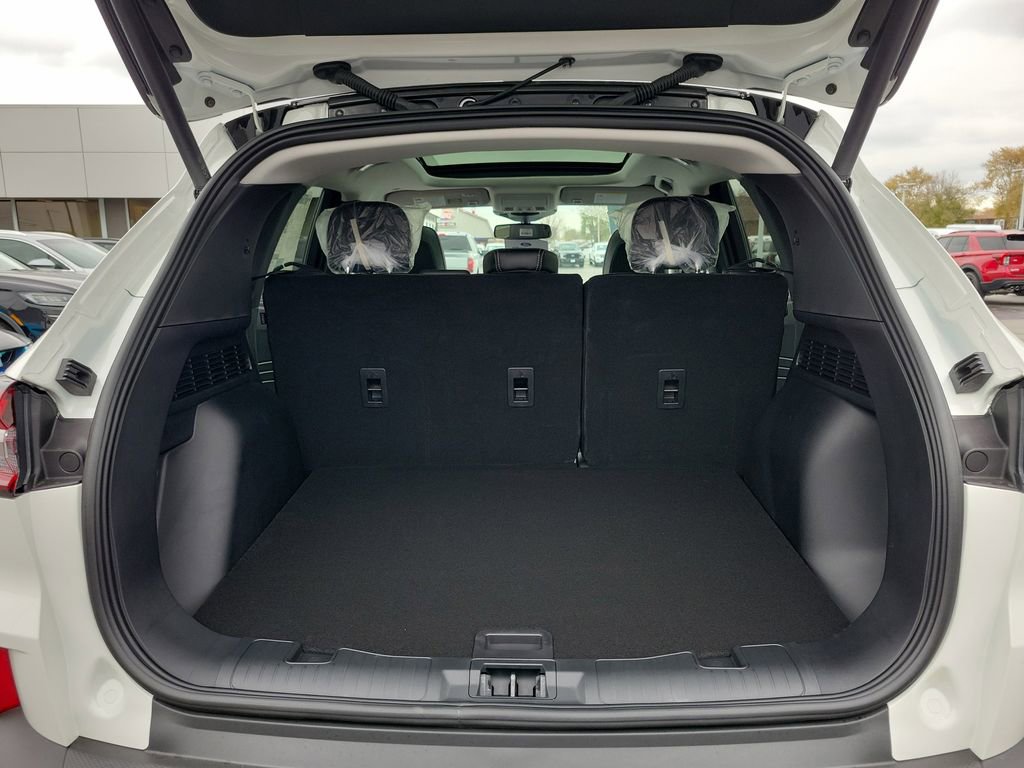 New 2026 Ford Escape Platinum w/ Premium Technology Package image 10