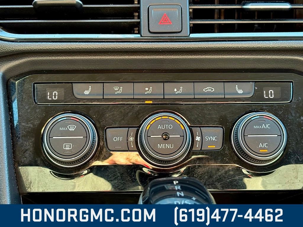 Used 2024 Volkswagen Taos SE image 28