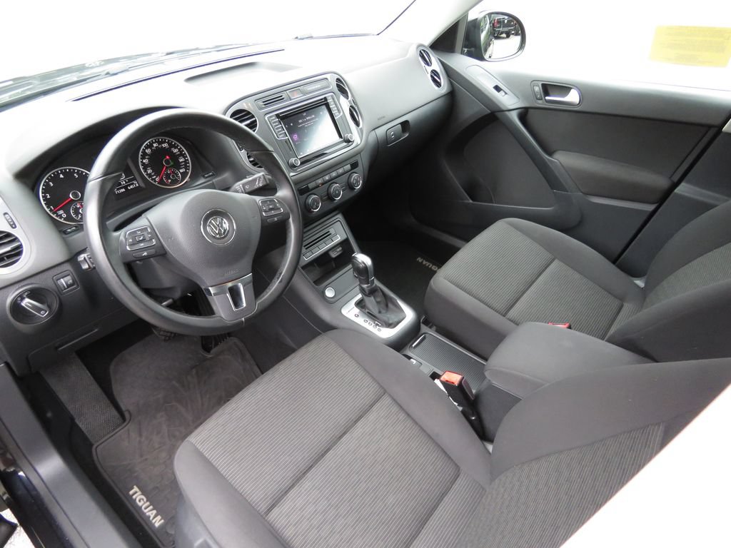 Used 2018 Volkswagen Tiguan Limited w/ Premium Package AWD/4WD image 11