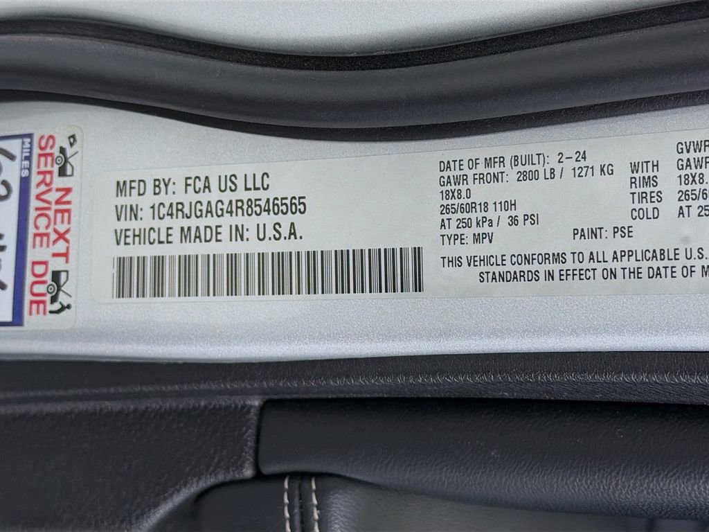 Used 2024 Jeep Grand Cherokee Altitude RWD image 32