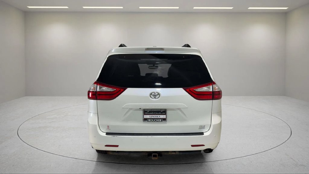 Used 2017 Toyota Sienna XLE w/ XLE Navigation Package AWD/4WD image 4