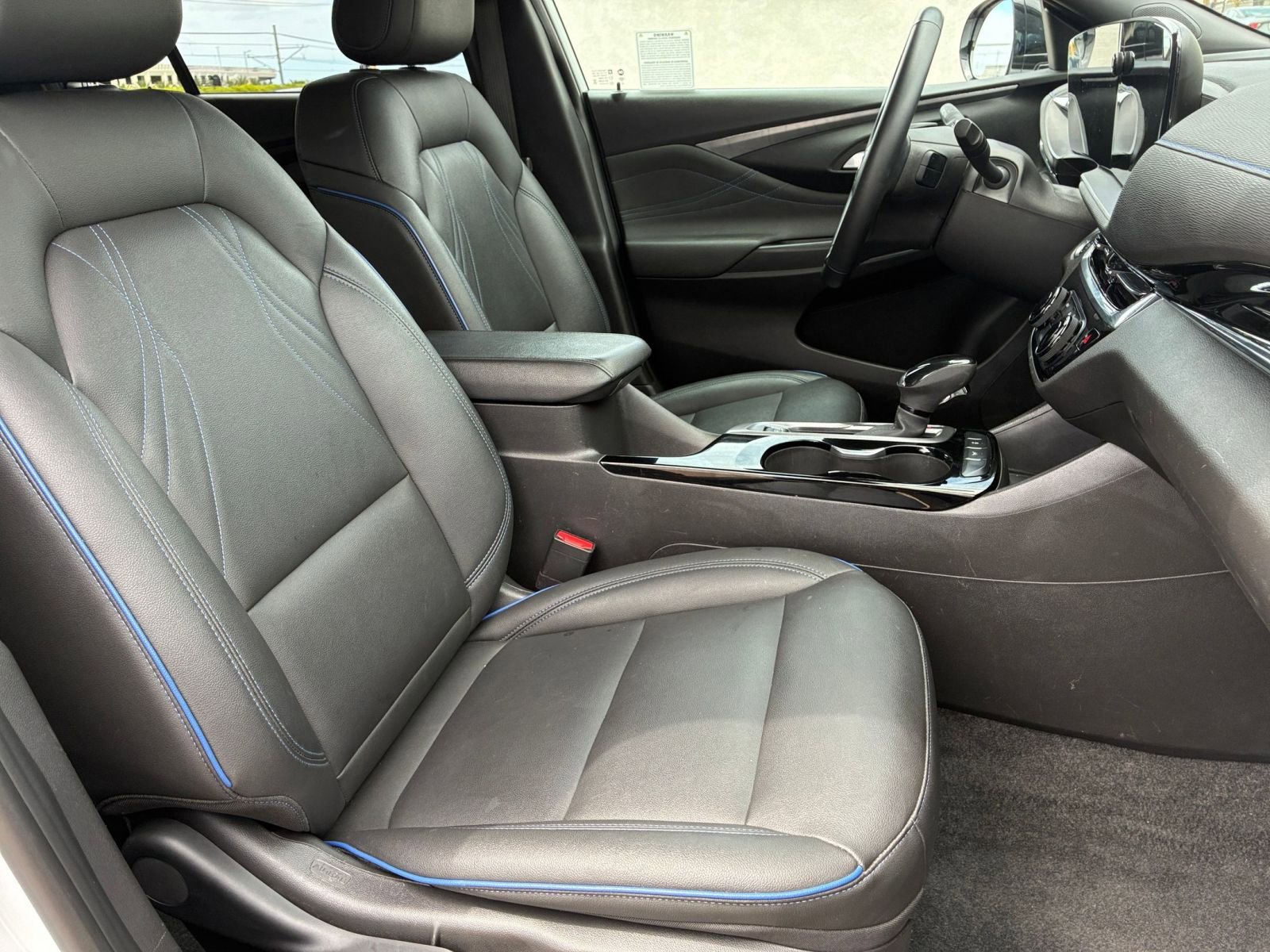 Used 2025 Buick Envista Sport Touring image 35