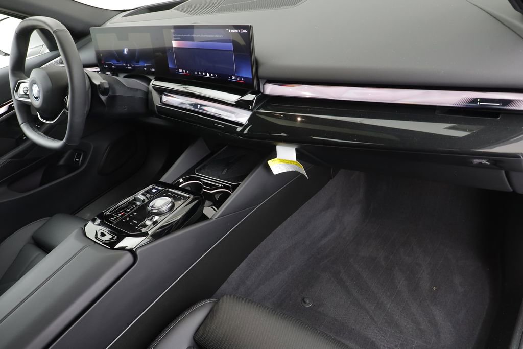 Certified 2025 BMW i5 xDrive40 w/ Premium Package image 22