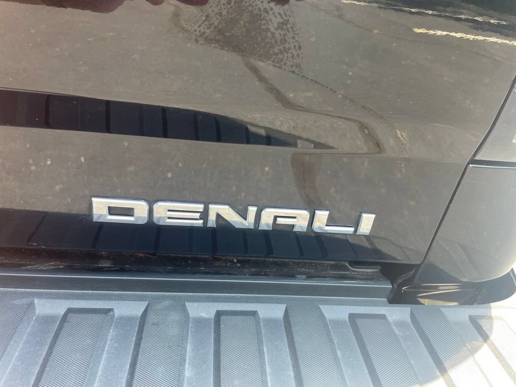 Used 2016 GMC Sierra 1500 Denali w/ Enhanced Driver Alert Package AWD/4WD image 8