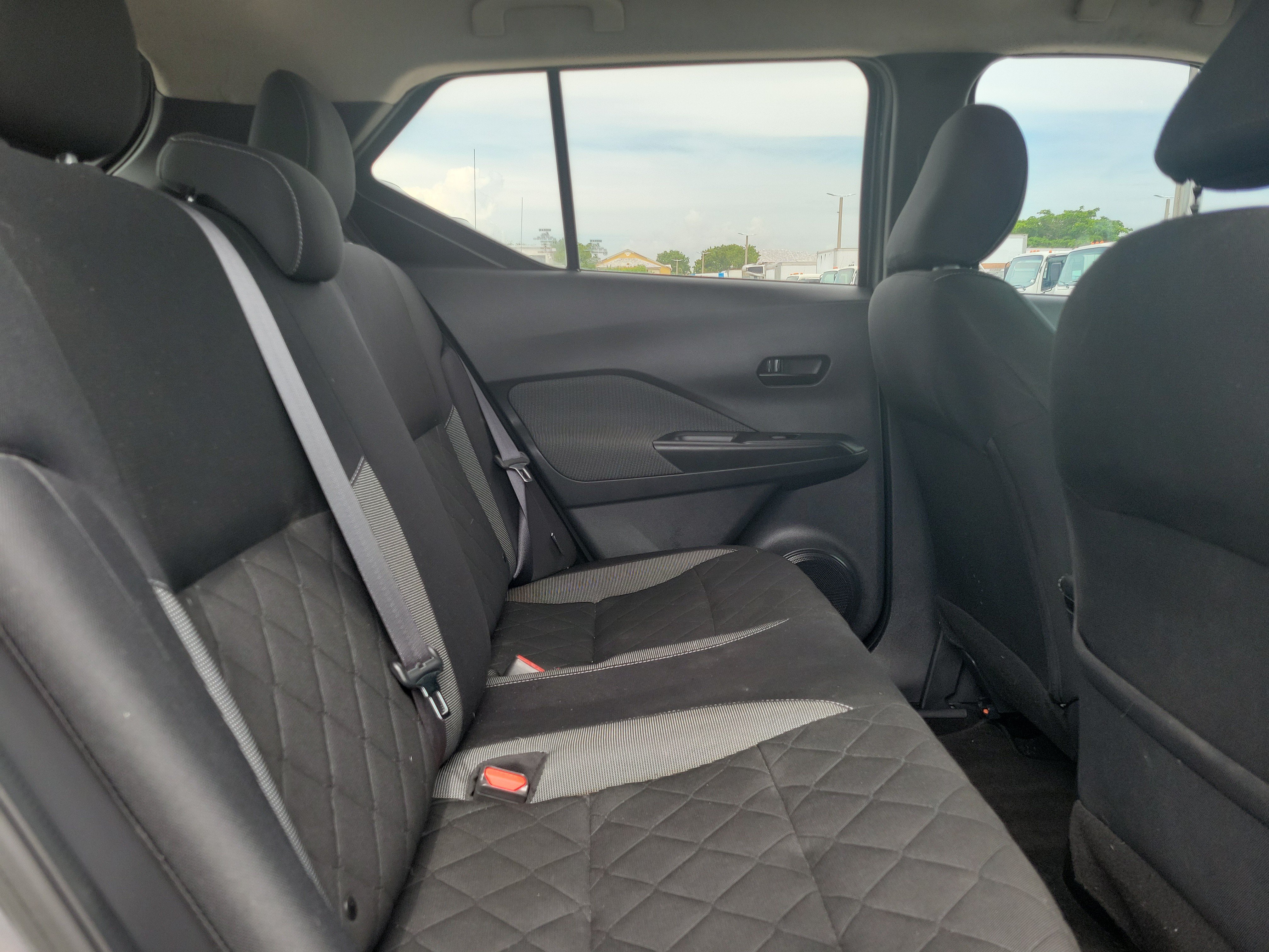 Used 2020 Nissan Kicks S FWD image 7