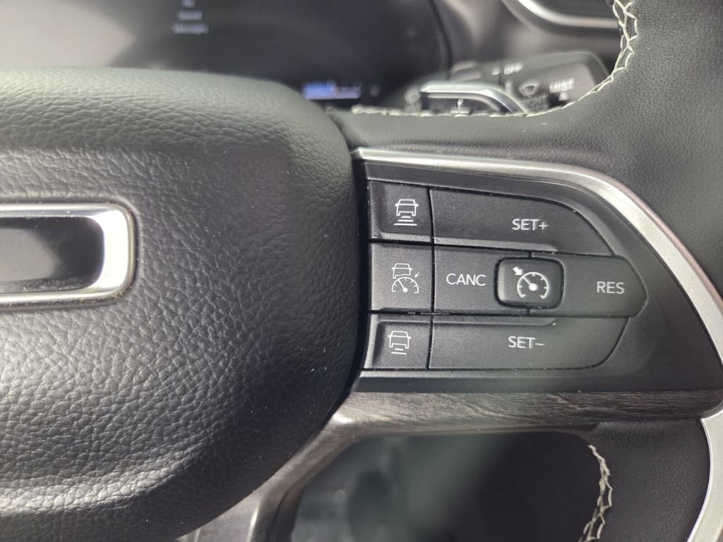 Certified 2025 Jeep Grand Cherokee Limited image 19