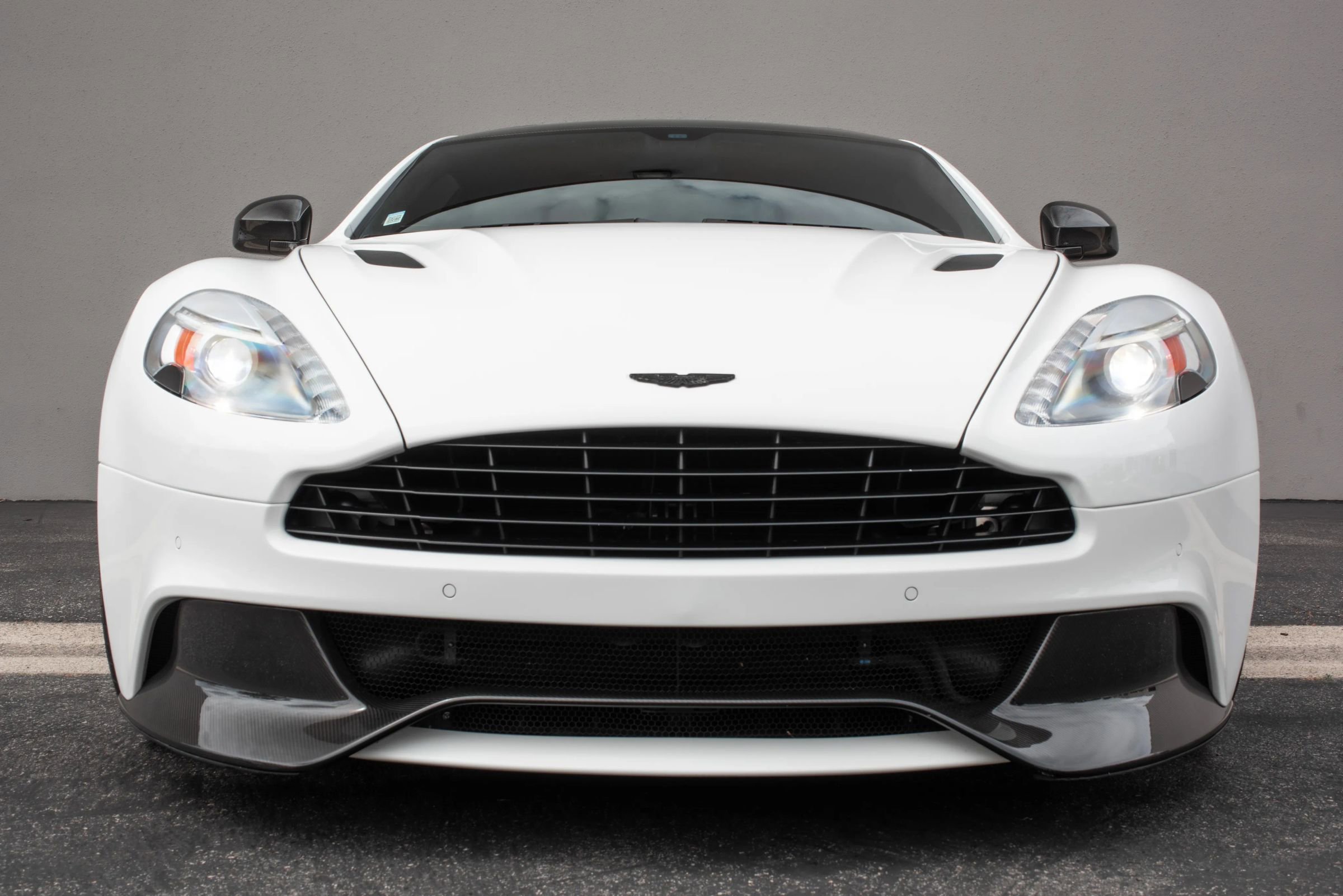 Used 2014 Aston Martin Vanquish Coupe RWD image 3
