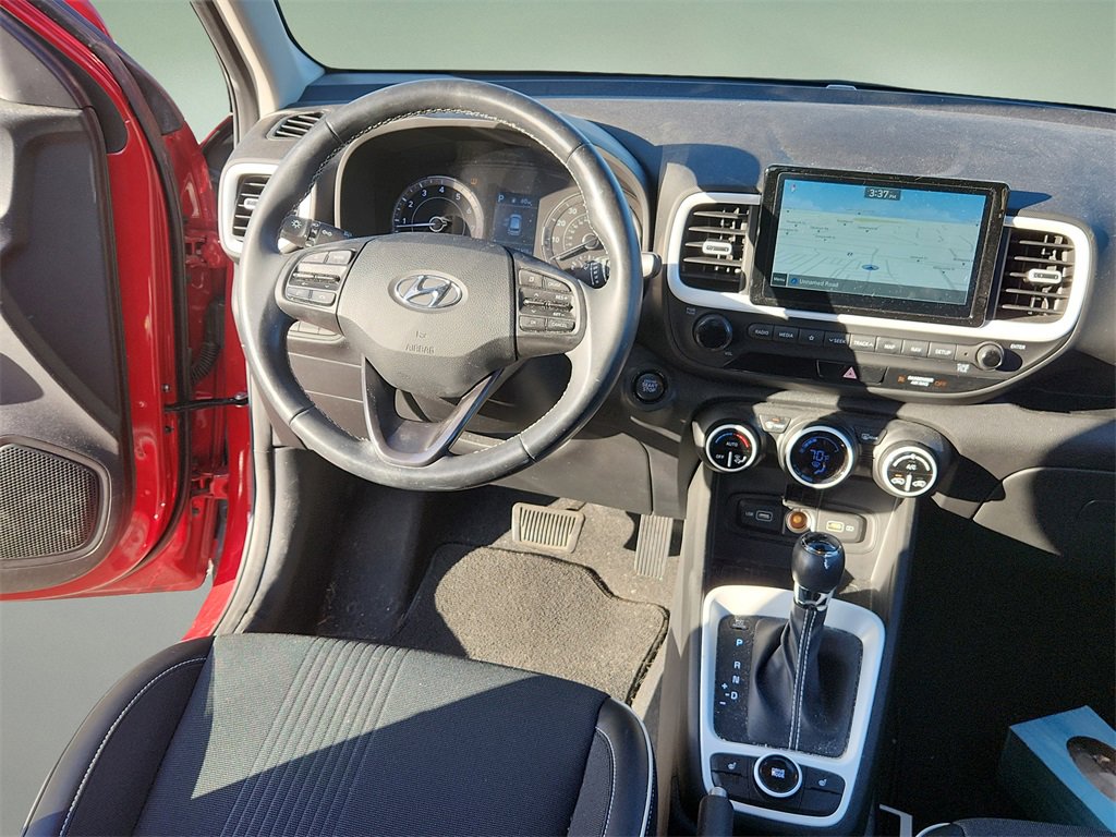 Certified 2022 Hyundai Venue Limited image 19