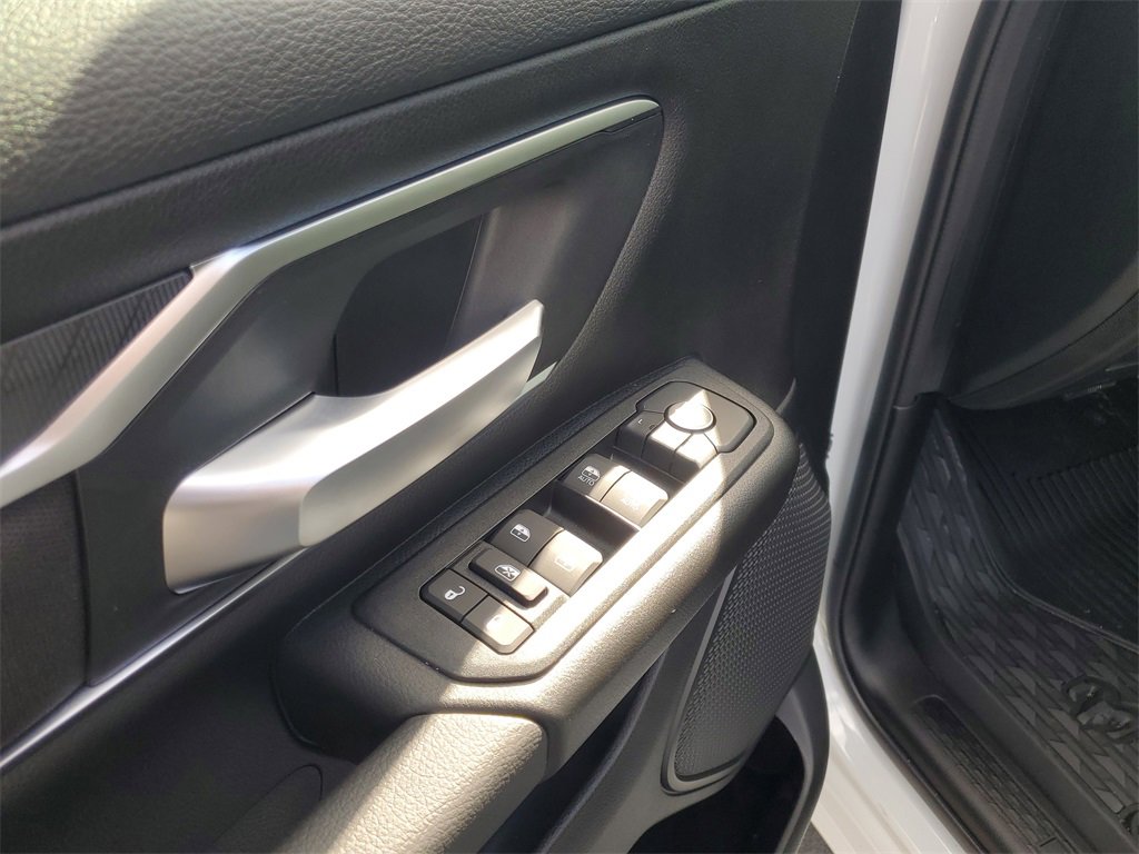 New 2025 RAM 1500 4x4 Crew Cab image 6