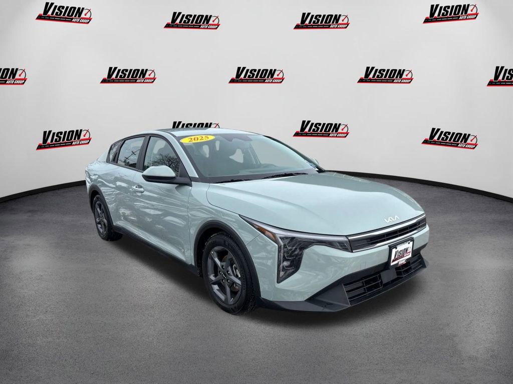 Certified 2025 Kia K4 LXS video 3