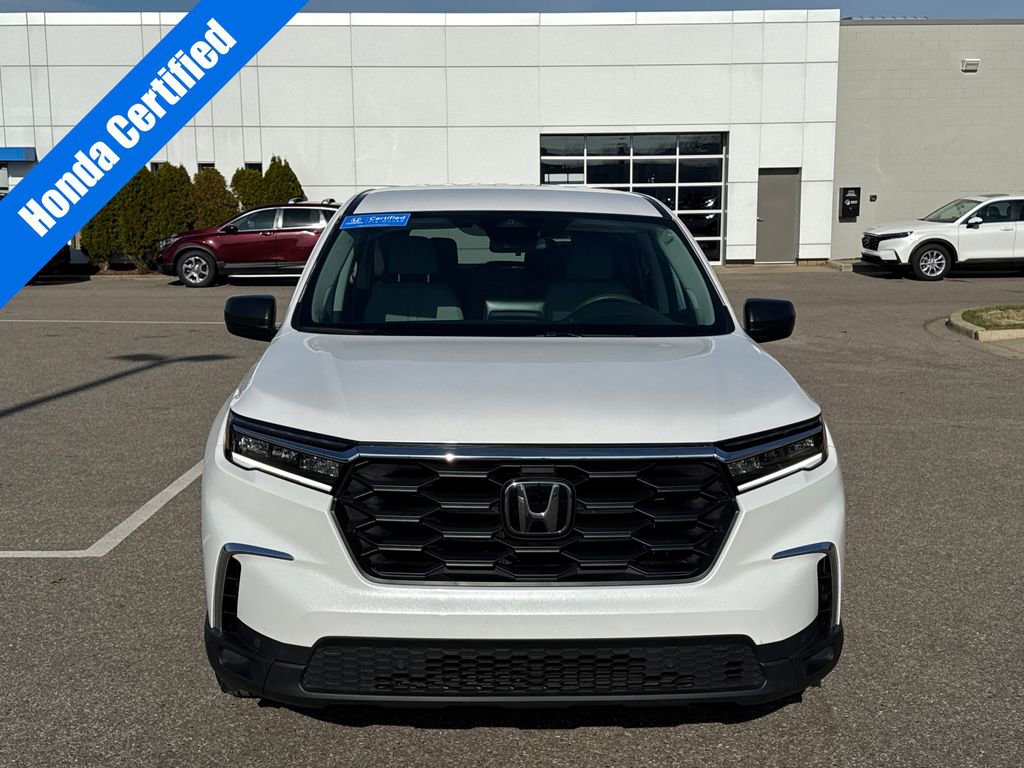 Certified 2023 Honda Pilot LX image 3