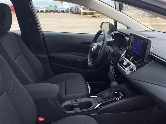 Used 2025 Toyota Corolla LE image 11