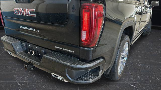 Used 2021 GMC Sierra 1500 Denali w/ Denali Ultimate Package AWD/4WD image 39