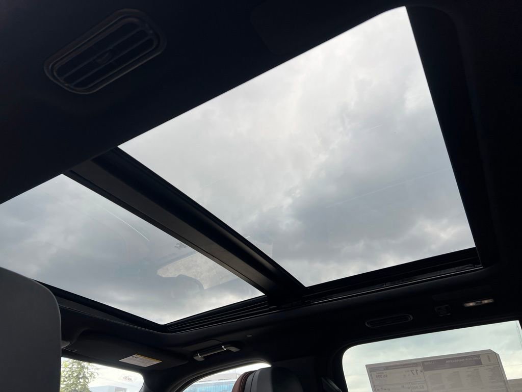 New 2026 Lincoln Navigator Reserve AWD/4WD image 35