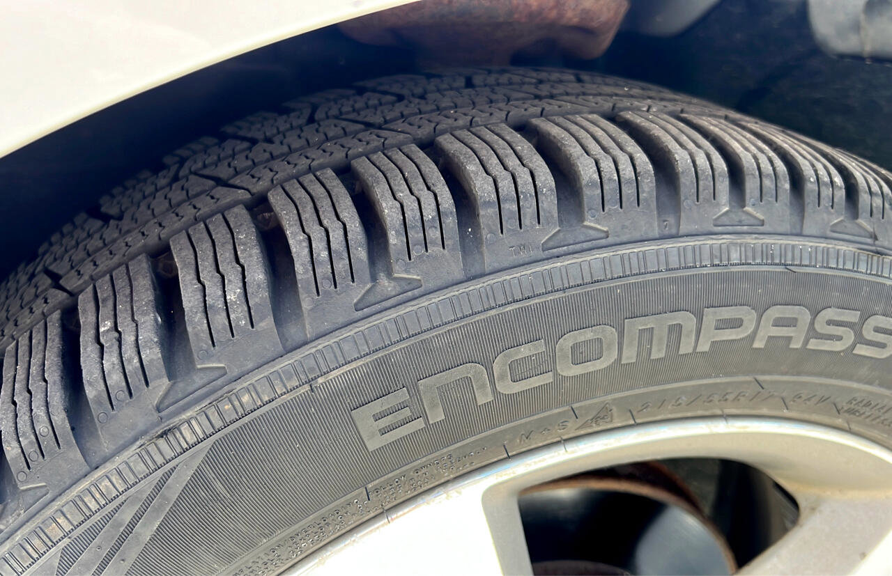 Used 2011 Chevrolet Malibu LT w/ Power Convenience Package image 18