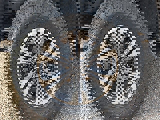 Used 2022 Chevrolet Colorado Z71 image 9