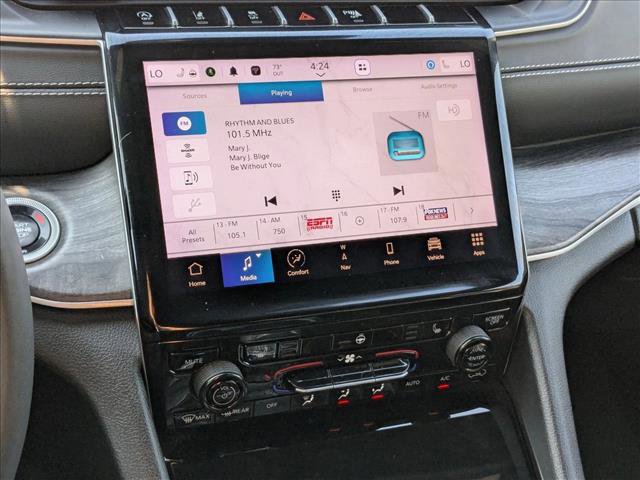 Used 2024 Jeep Grand Cherokee Limited image 13