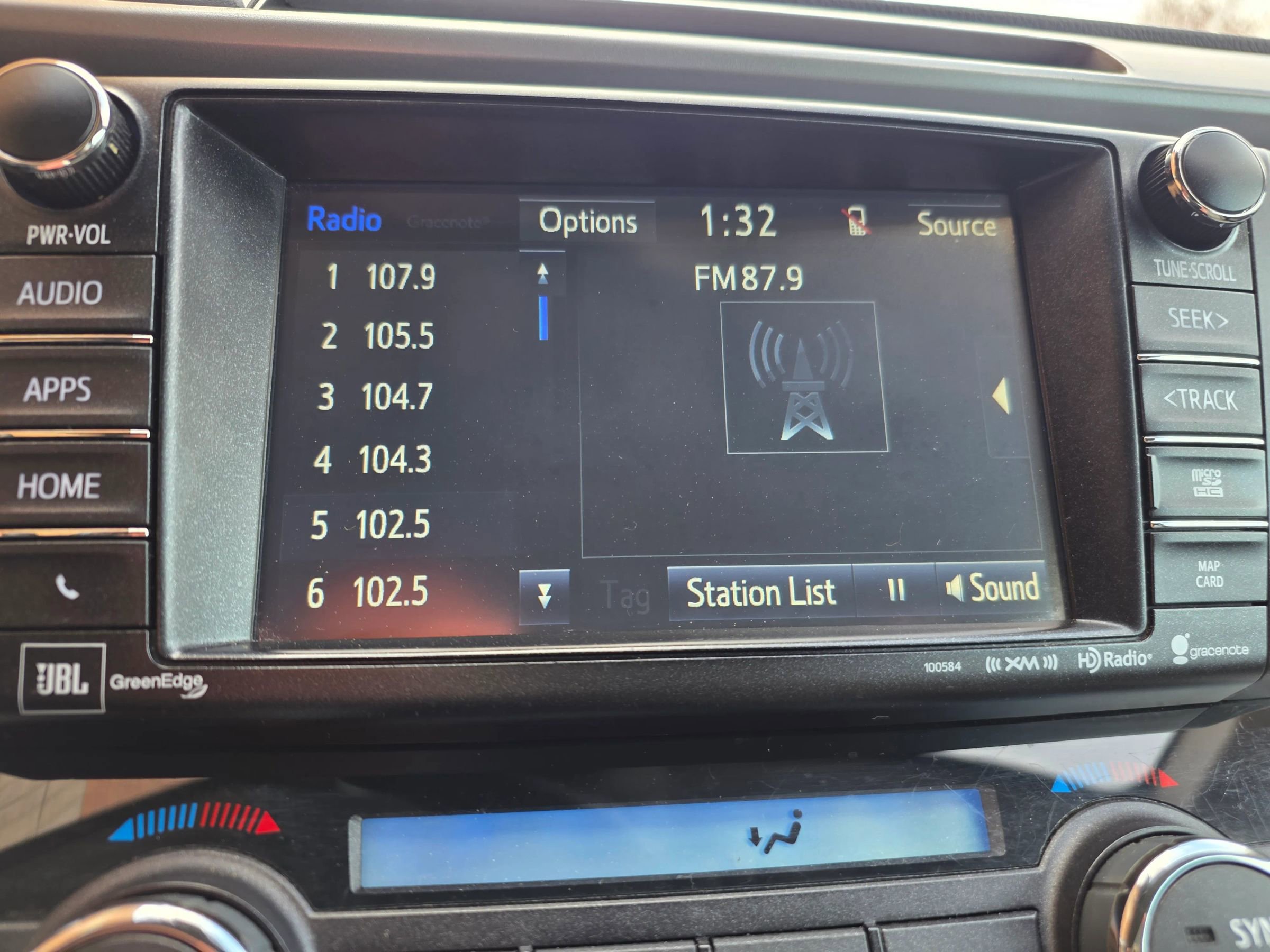 Used 2017 Toyota RAV4 Limited image 32