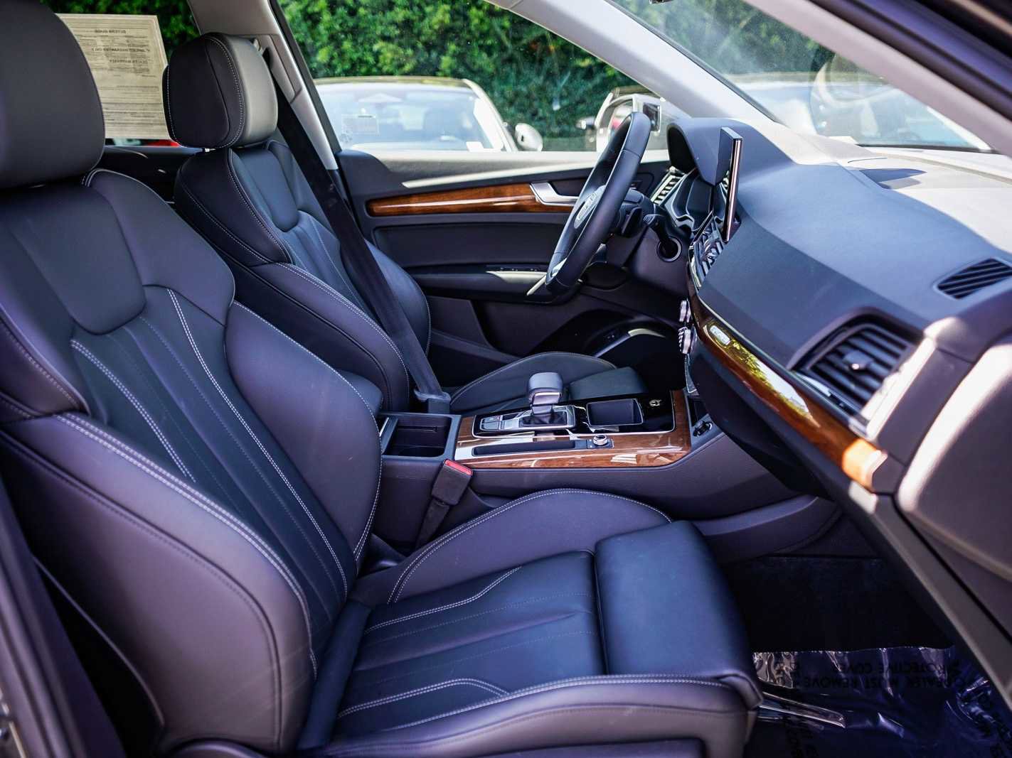 Used 2022 Audi Q5 e Premium w/ Convenience Package image 16