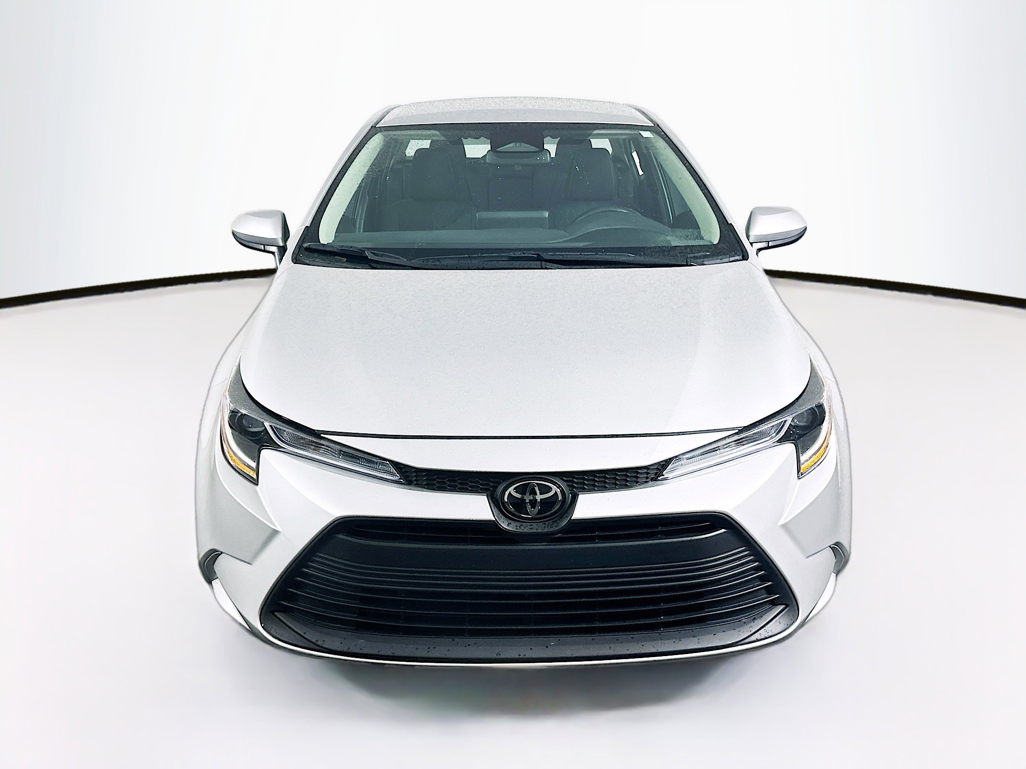 Used 2024 Toyota Corolla LE image 2