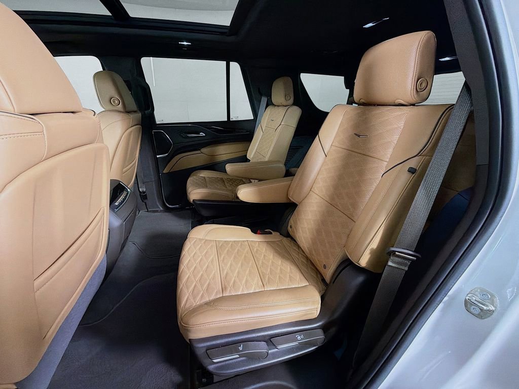 Certified 2023 Cadillac Escalade Sport w/ LPO, ONYX Package image 20