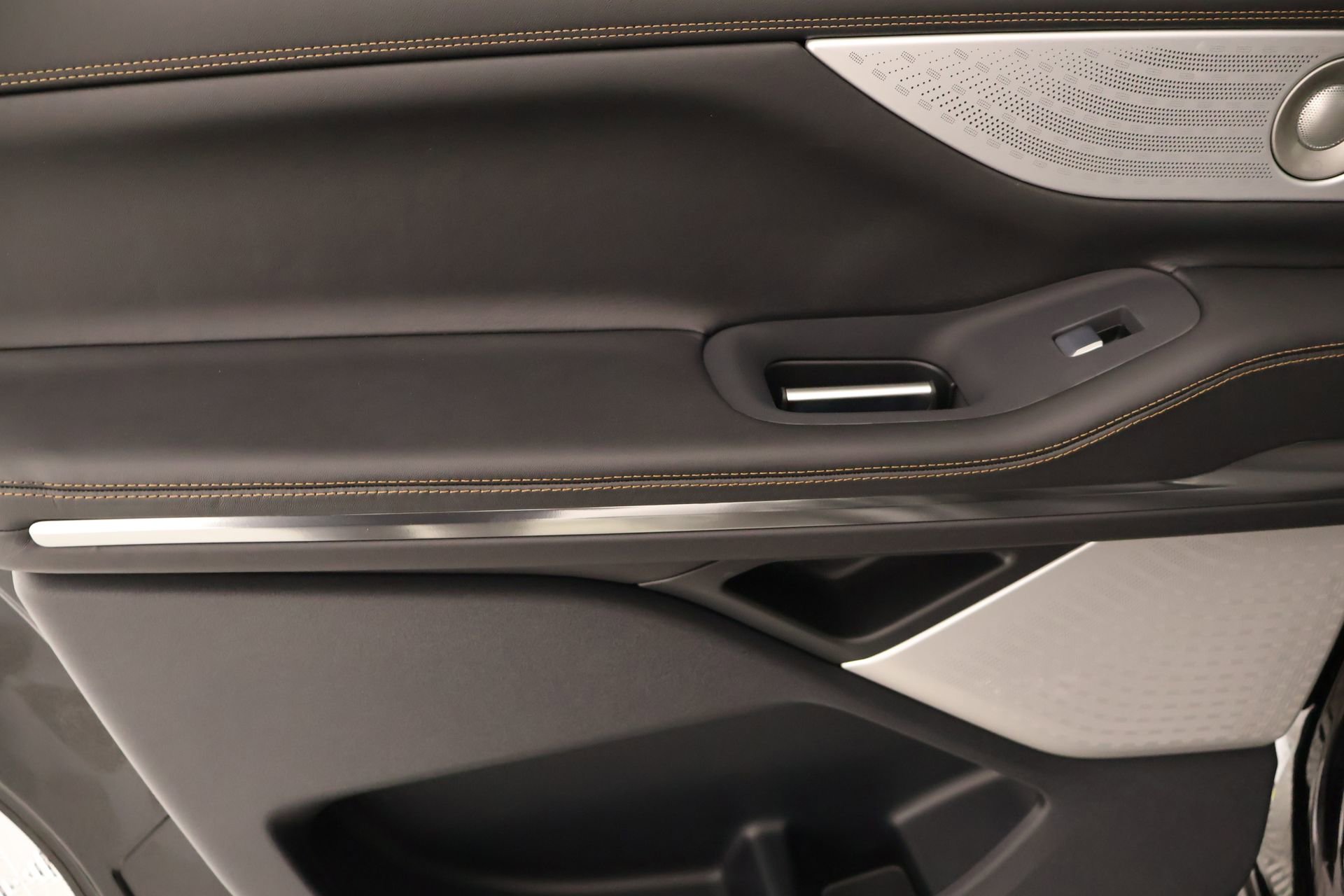 New 2026 Lincoln Navigator L Black Label AWD/4WD image 18