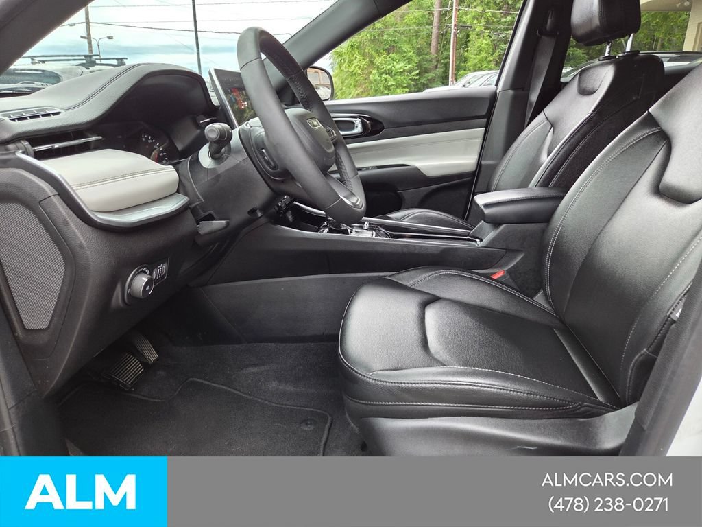 Used 2025 Jeep Compass Limited AWD/4WD image 4