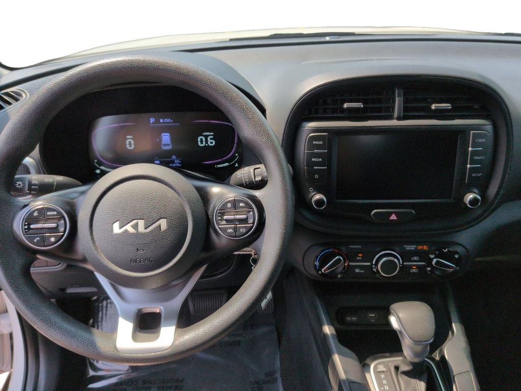 Used 2024 Kia Soul LX w/ Option Group 015 FWD image 14