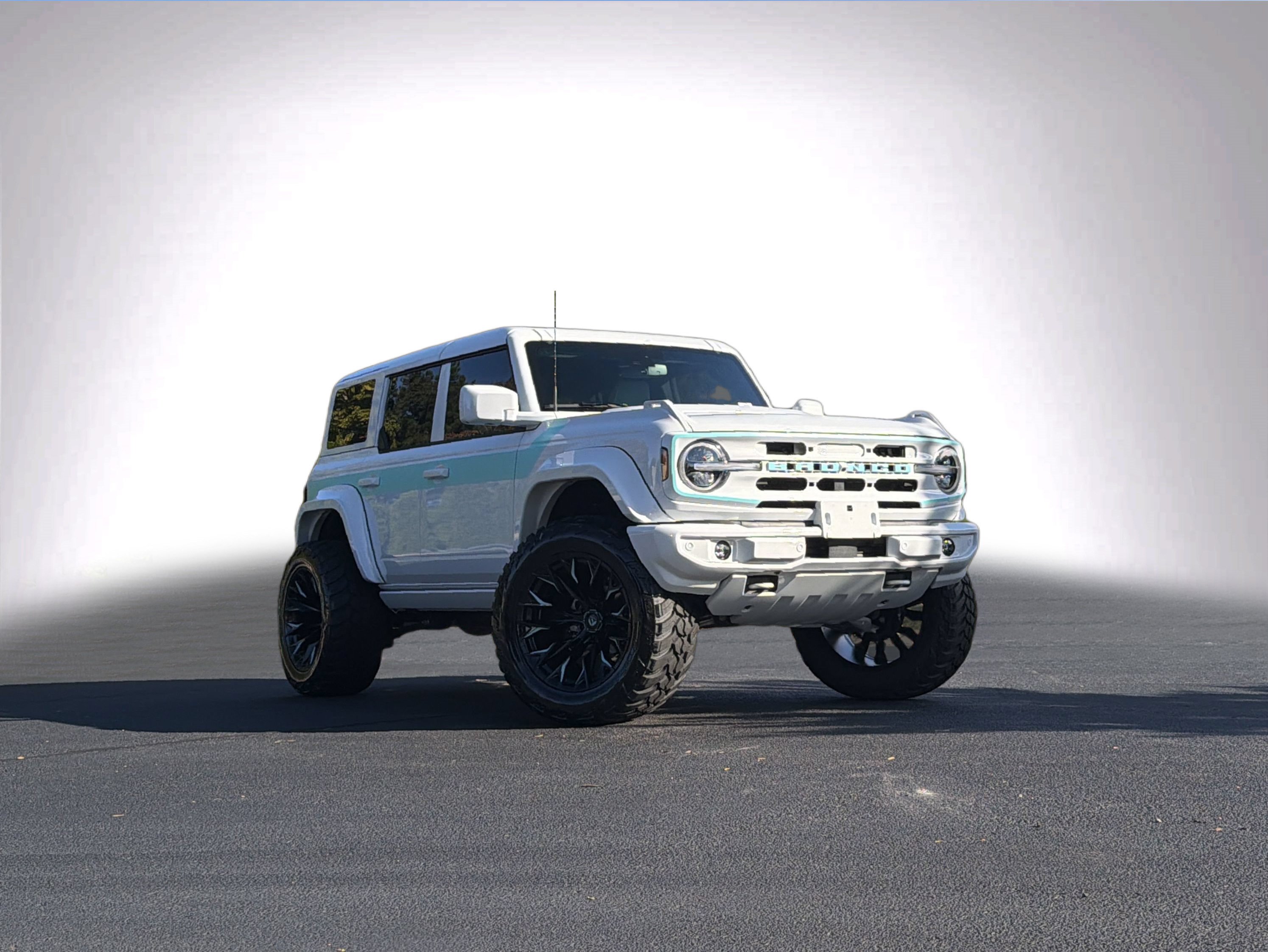 Used 2026 Ford Bronco Outer Banks AWD/4WD image 2