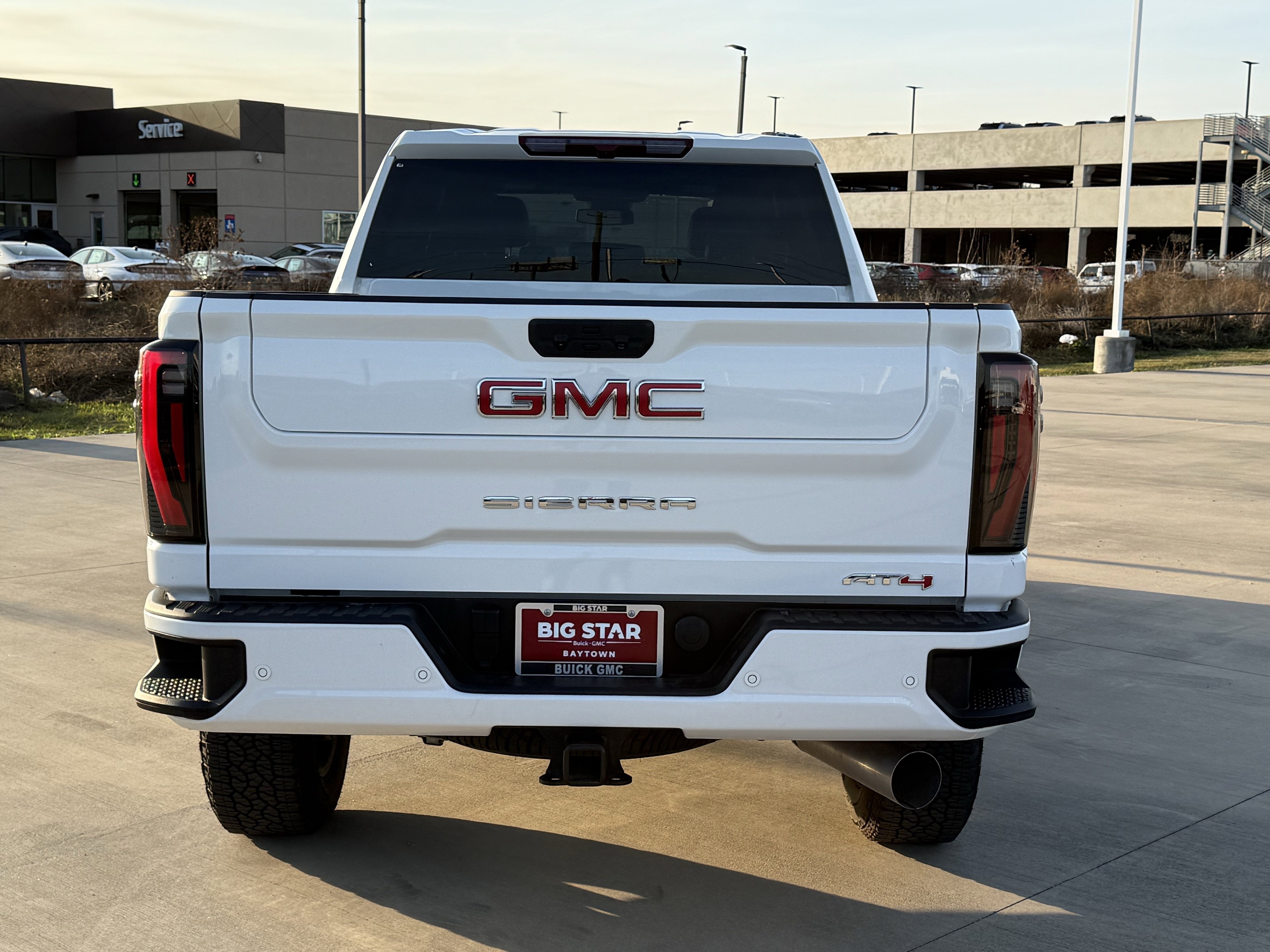 Used 2025 GMC Sierra 2500 AT4 image 6