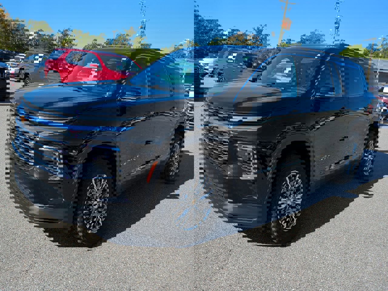 Used 2025 Chevrolet Traverse LT image 8