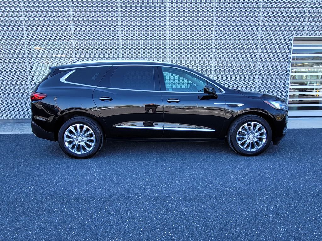 Used 2021 Buick Enclave Essence w/ Sound and Sites Package AWD/4WD image 5