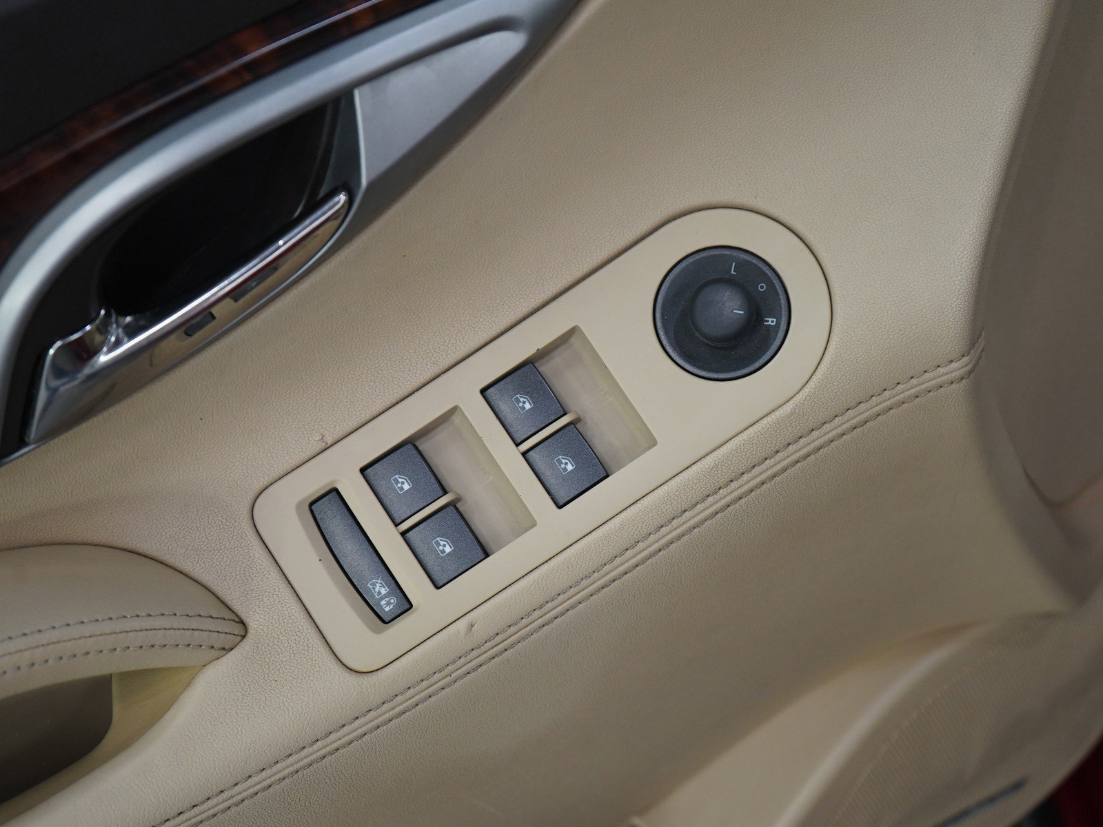 Used 2012 Buick LaCrosse Premium image 17