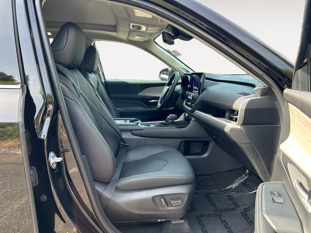 Used 2024 Toyota Grand Highlander Platinum image 10