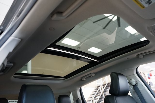 Used 2022 Lincoln Nautilus Reserve w/ Monochromatic Package image 9