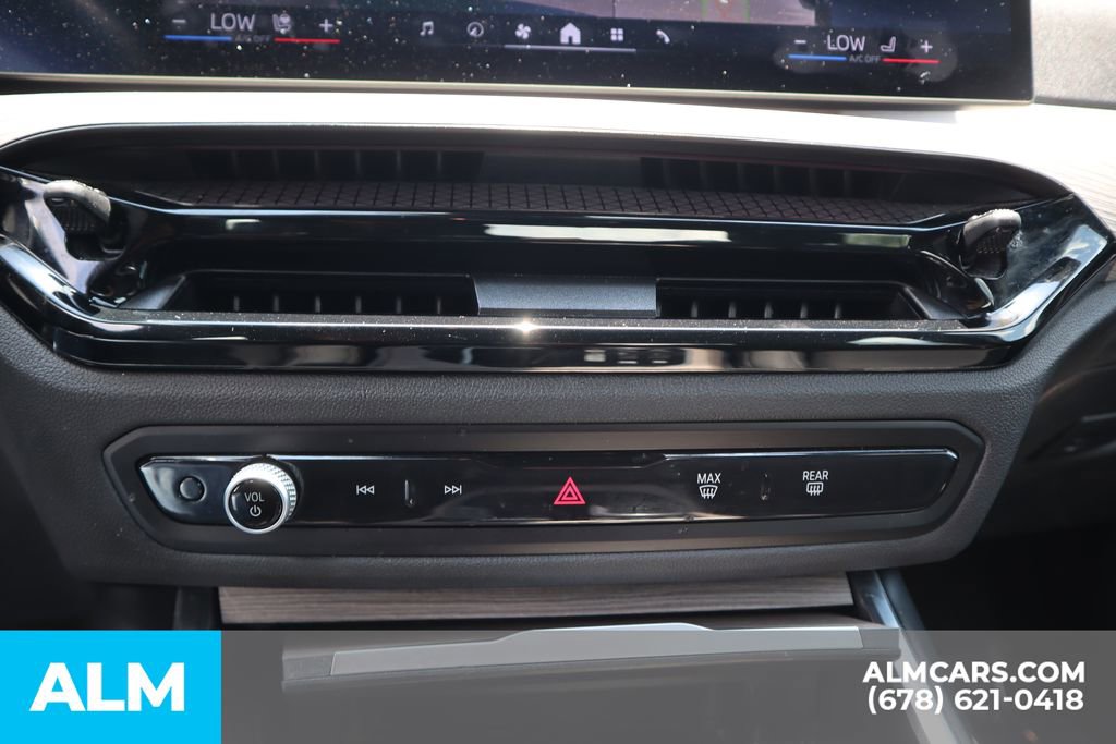 Used 2025 BMW 330i Sedan image 32