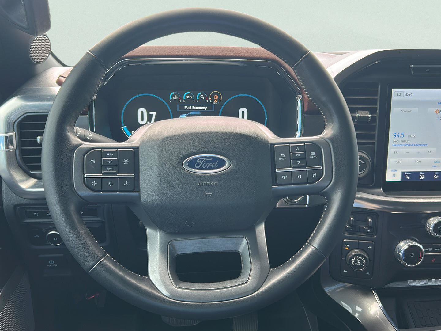 Used 2023 Ford F150 Lariat AWD/4WD image 10