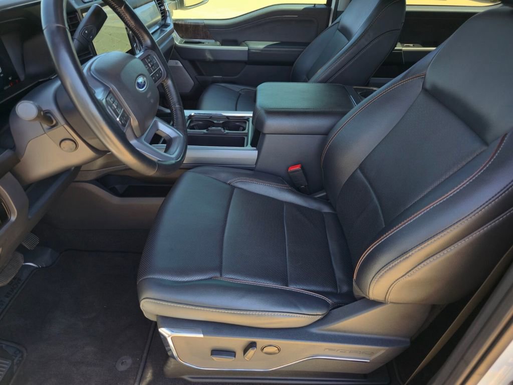 Used 2023 Ford F250 Lariat w/ Black Appearance Package image 29