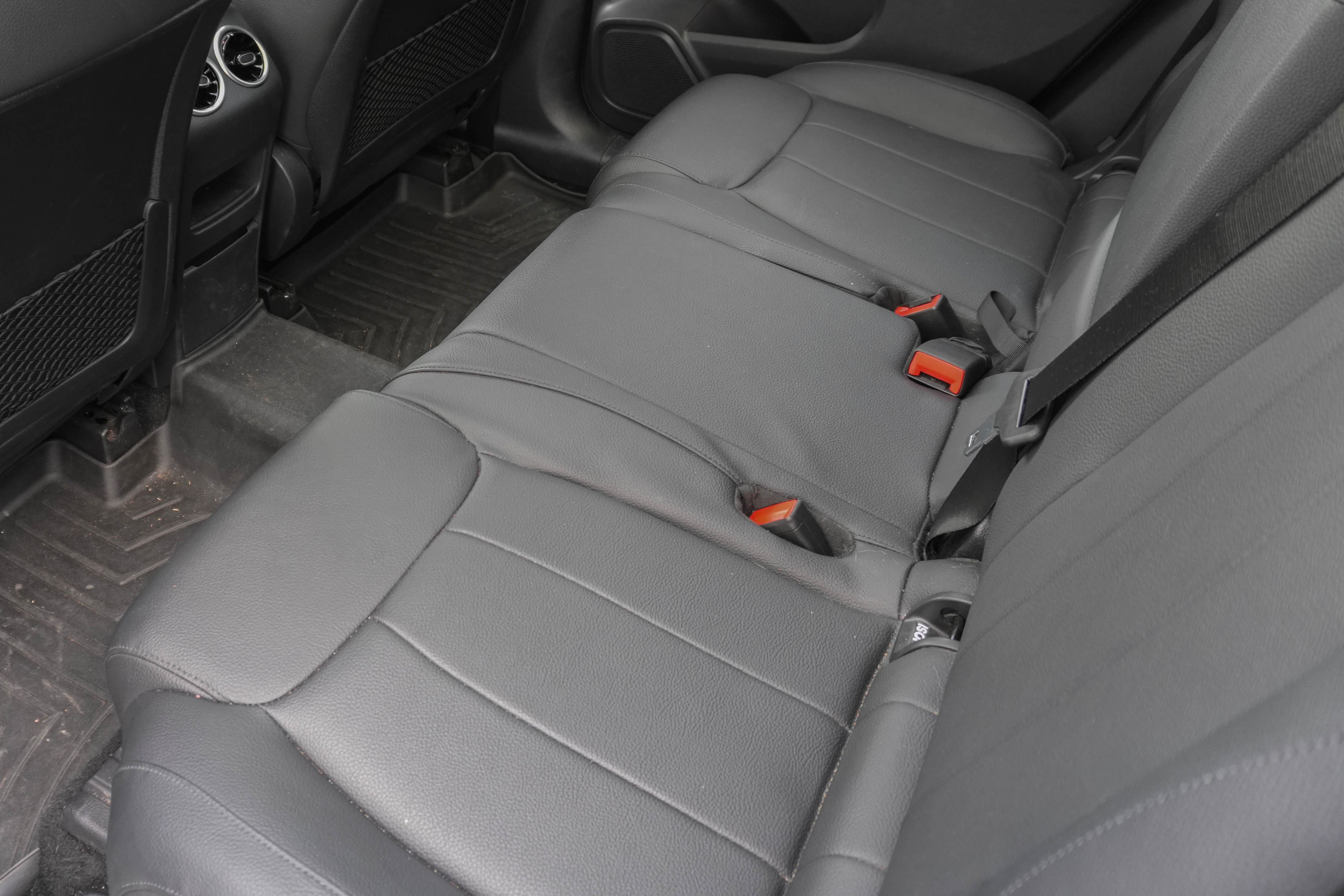 Used 2022 Mercedes-Benz GLB 250 4MATIC image 33